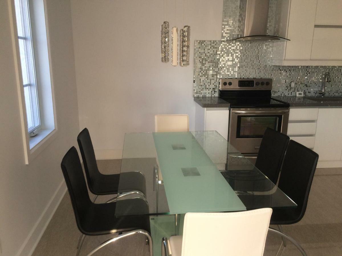 Villa Luxury Two Story Unit A Laval